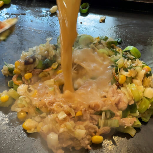 えびせん　焼いてるところ